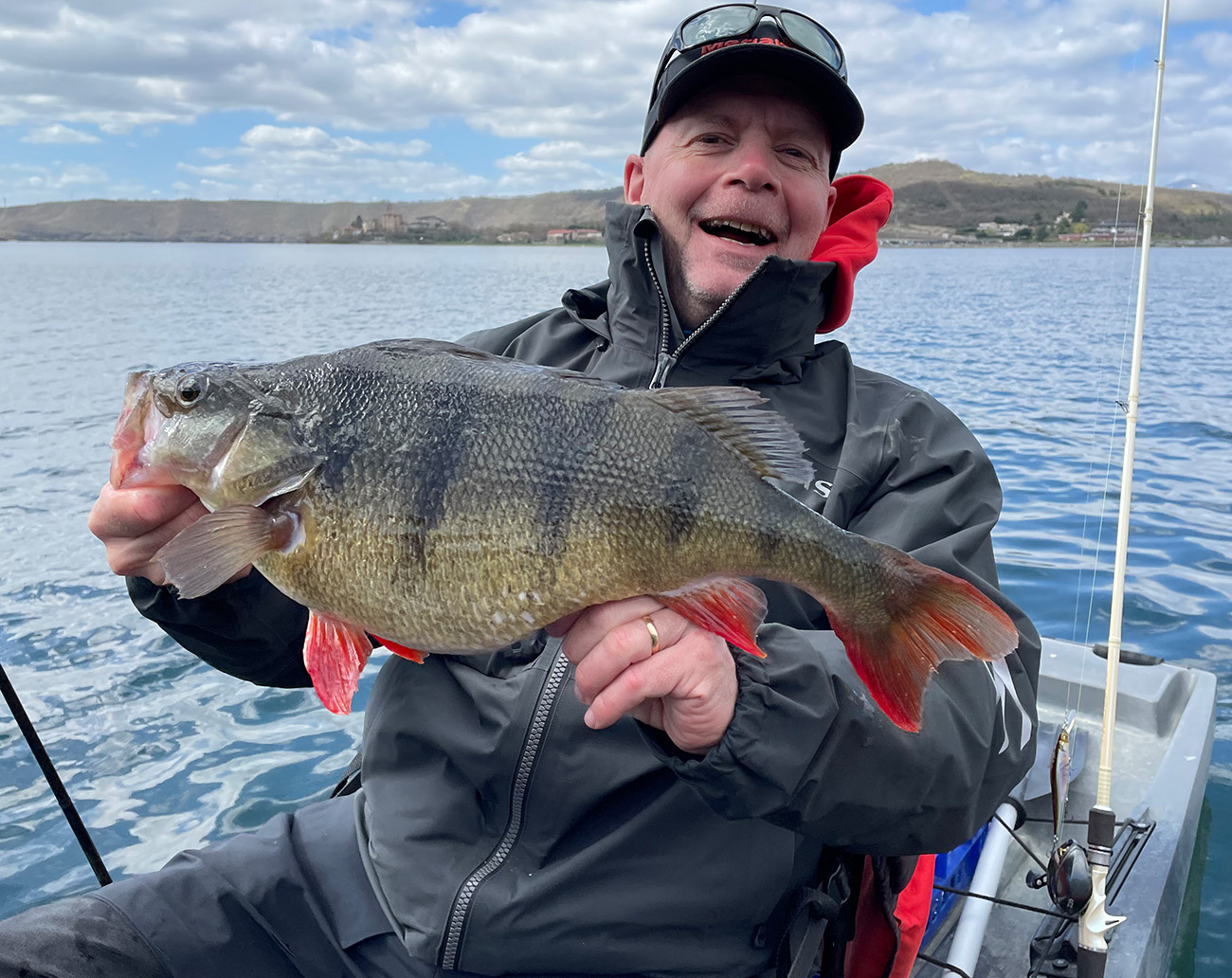 Bite Of Bleak Football Skirted Jig 14,2g